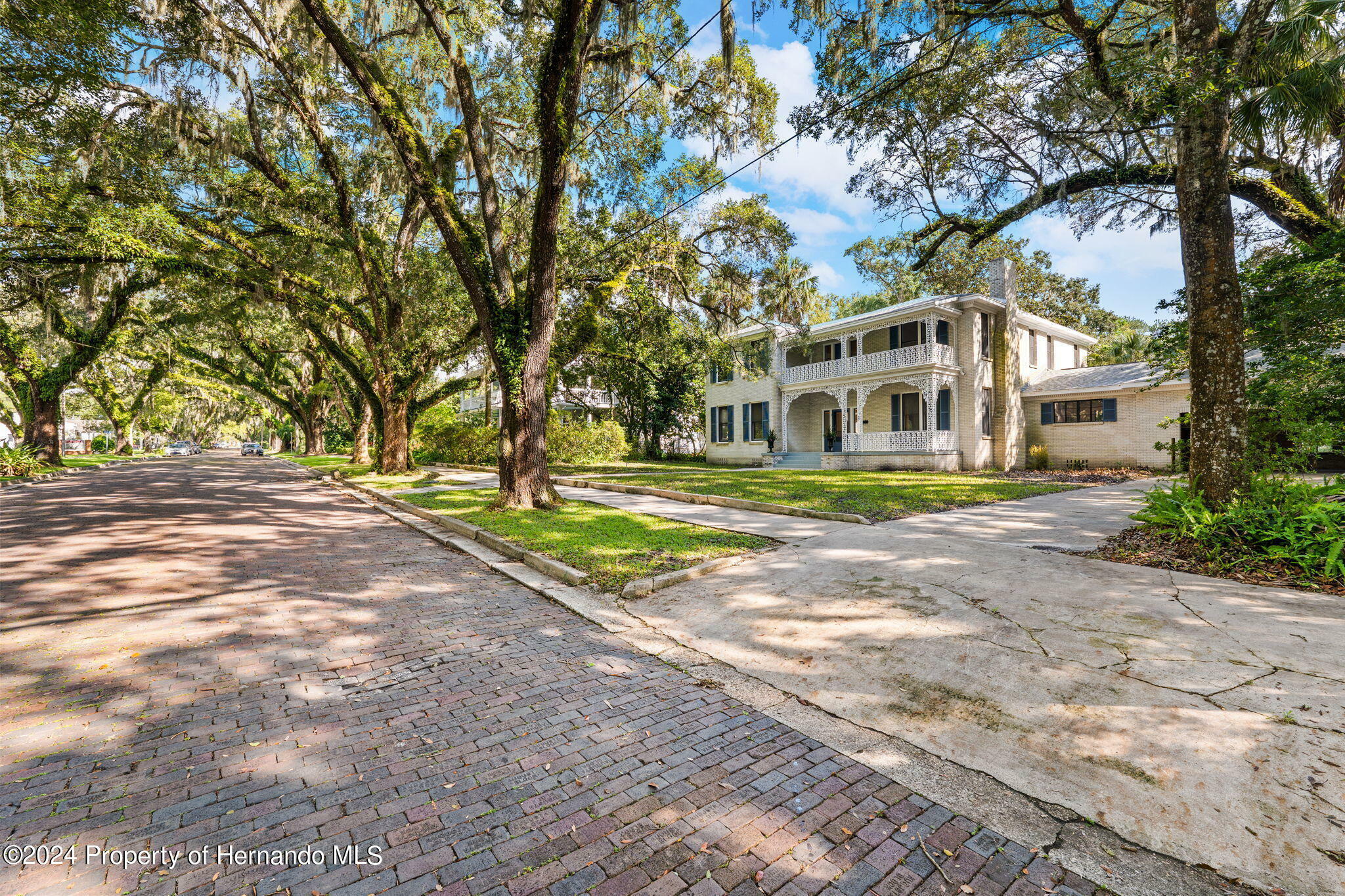 Property Photo: 321 Brooksville Avenue FL 34601