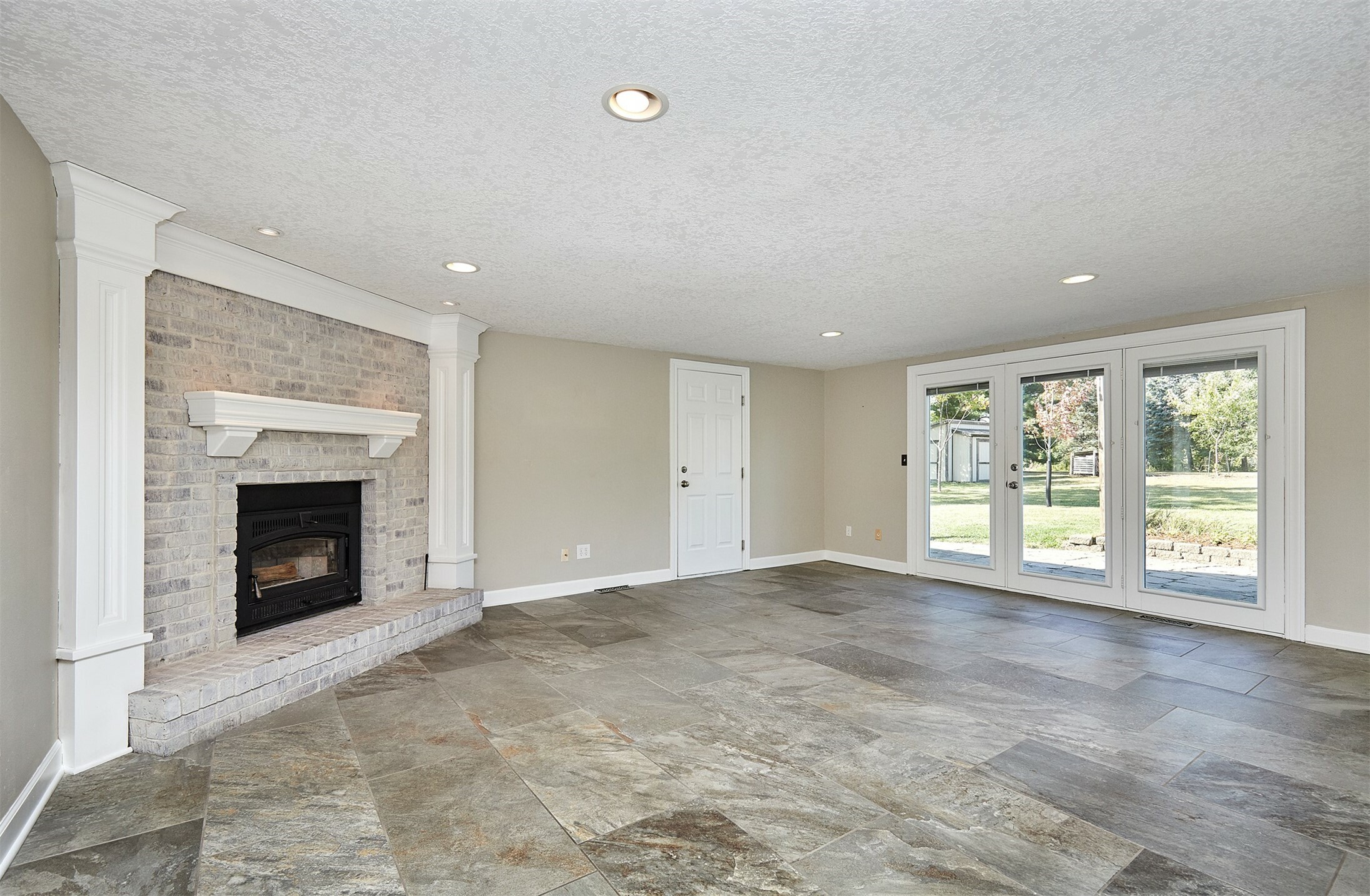 Property Photo:  6355 Oakwood Drive  IA 50266 