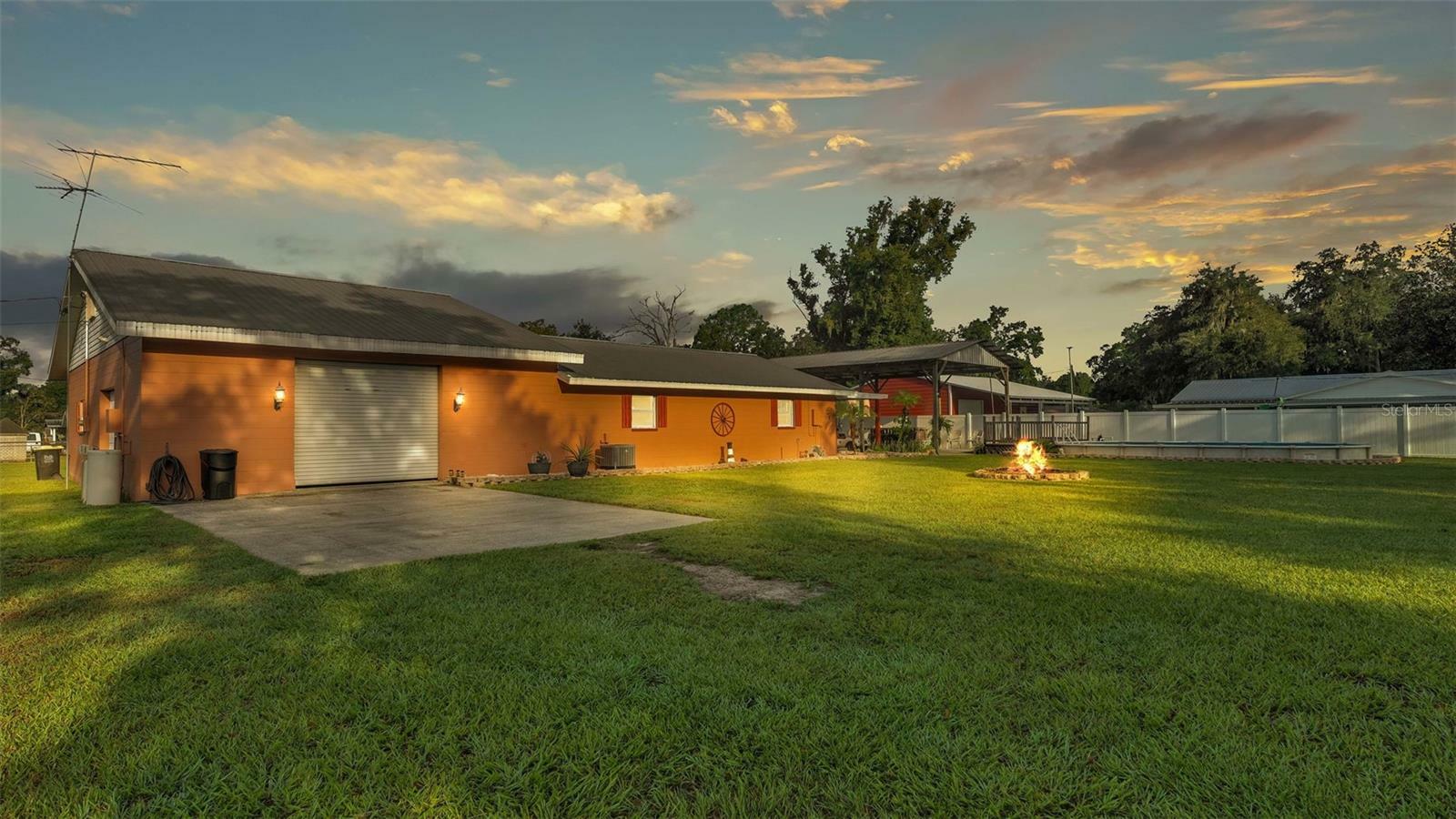 Property Photo:  4390 Sunnyside Drive  FL 33810 