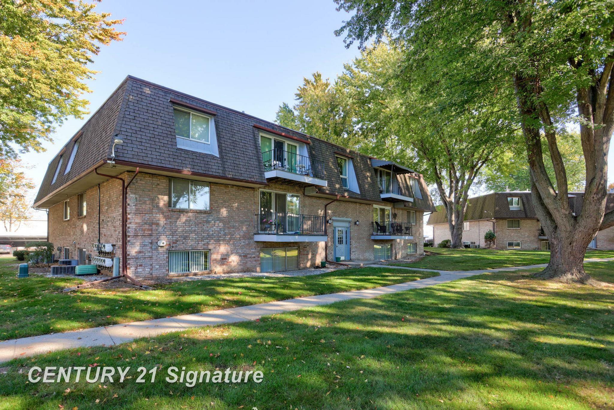 Property Photo: 202 Provincial - 95 Court 95 MI 48638