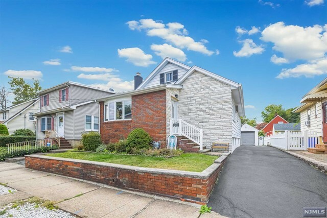 Property Photo:  696 Linden Avenue  NJ 07657 