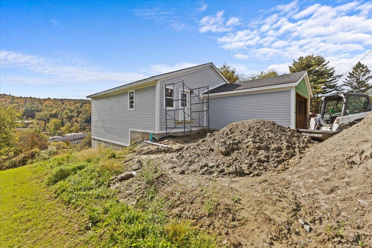Property Photo:  8 Velie Avenue  VT 05641 