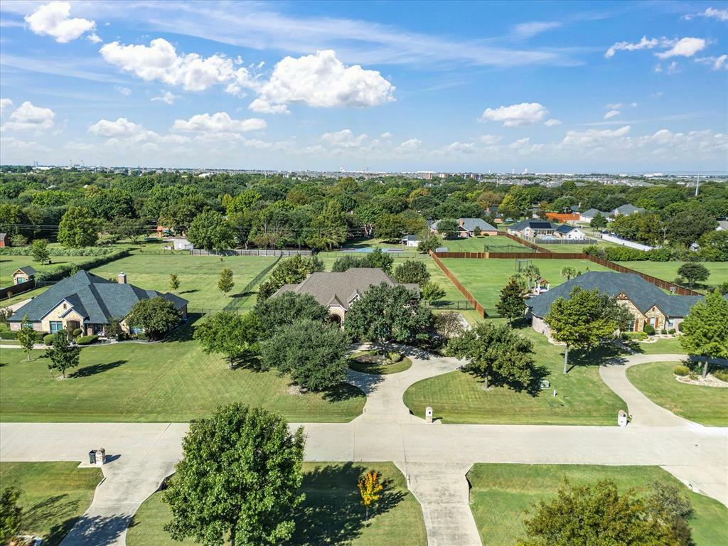 Property Photo:  305 Spring Grove Drive  TX 75165 