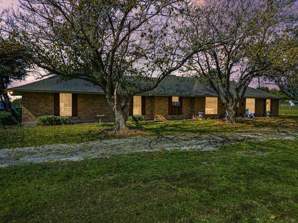 Property Photo:  2590 Old Italy Road  TX 75165 