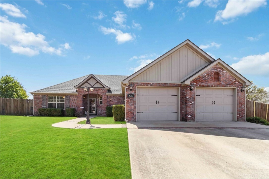 Property Photo:  2031 Greenwood Cove  AR 72751 