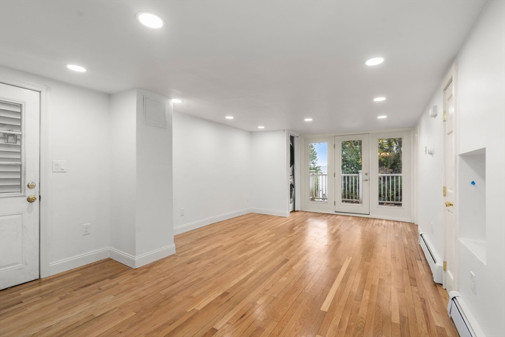 Property Photo:  431 E 6th St  MA 02127 