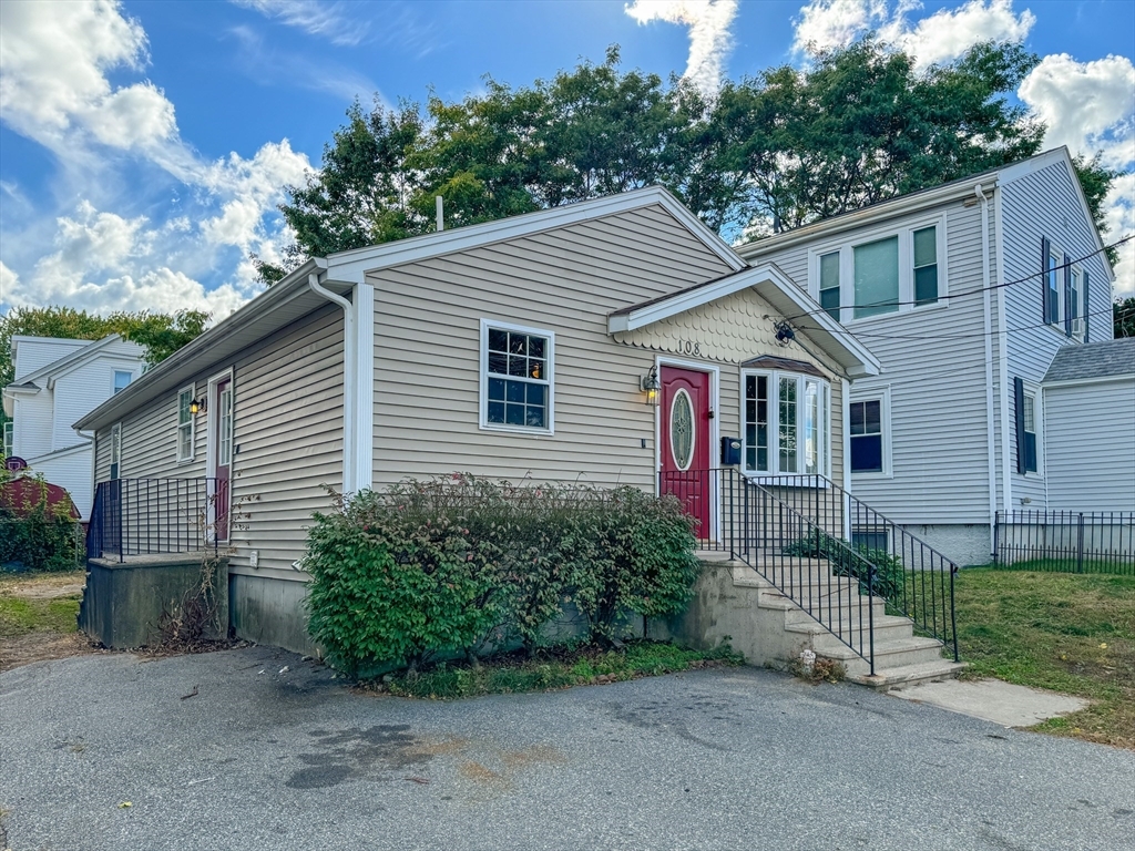 Property Photo:  108 Lubec St  RI 02904 