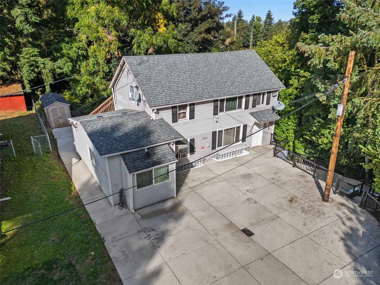 Property Photo:  3812  R Street  WA 98663 