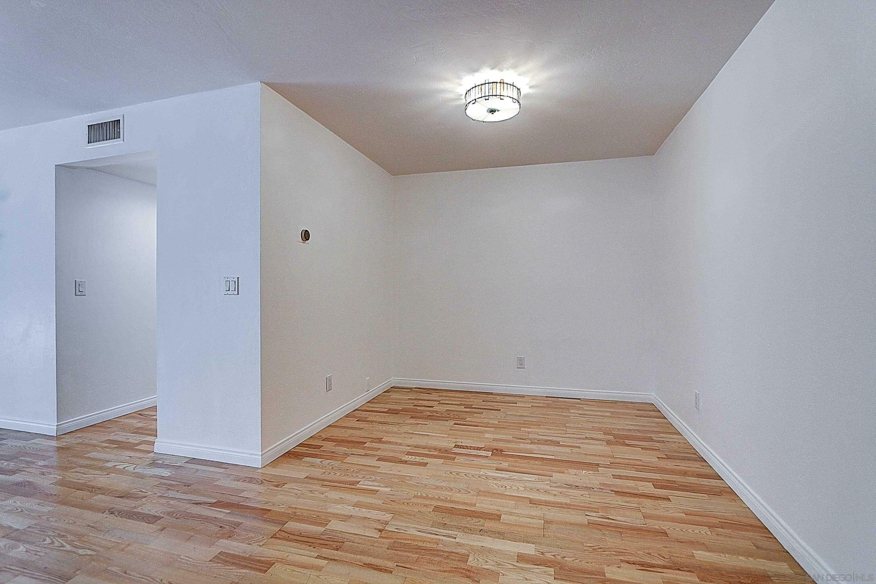 Property Photo:  3939 Eagle St 204  CA 92103 