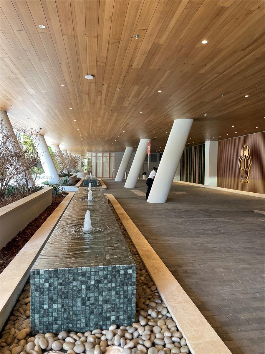 Property Photo: 2655 S Bayshore Dr 1409 FL 33133