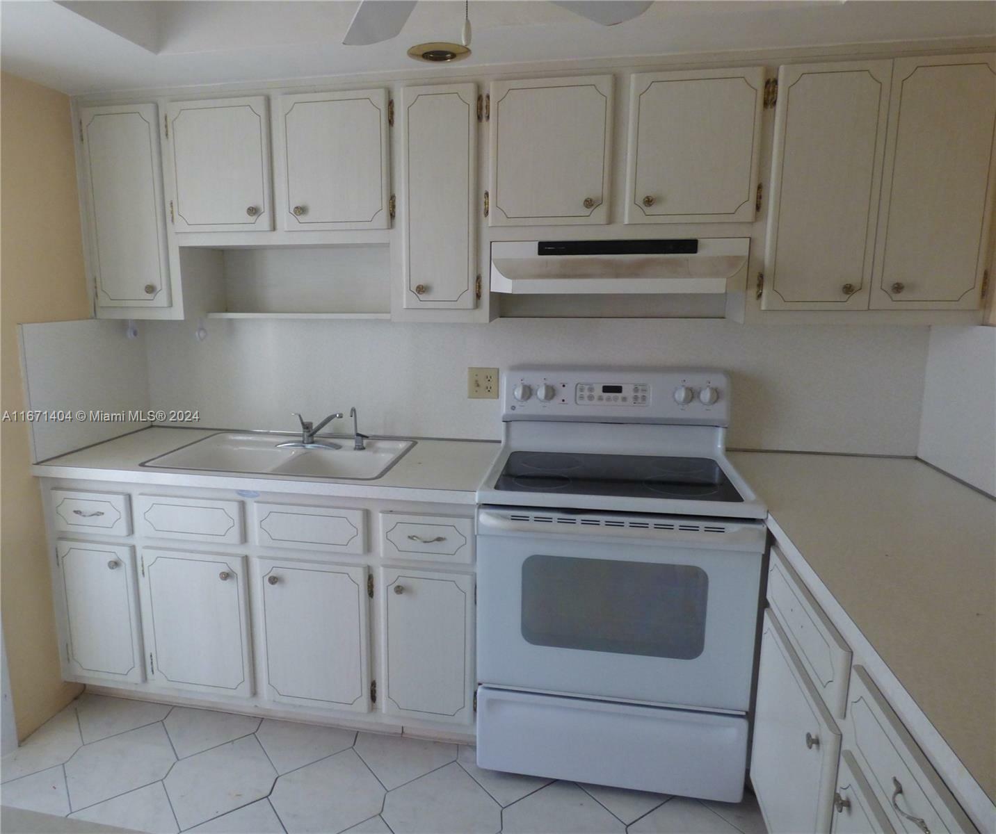 Property Photo:  1100 Pine Dr 107  FL 33060 