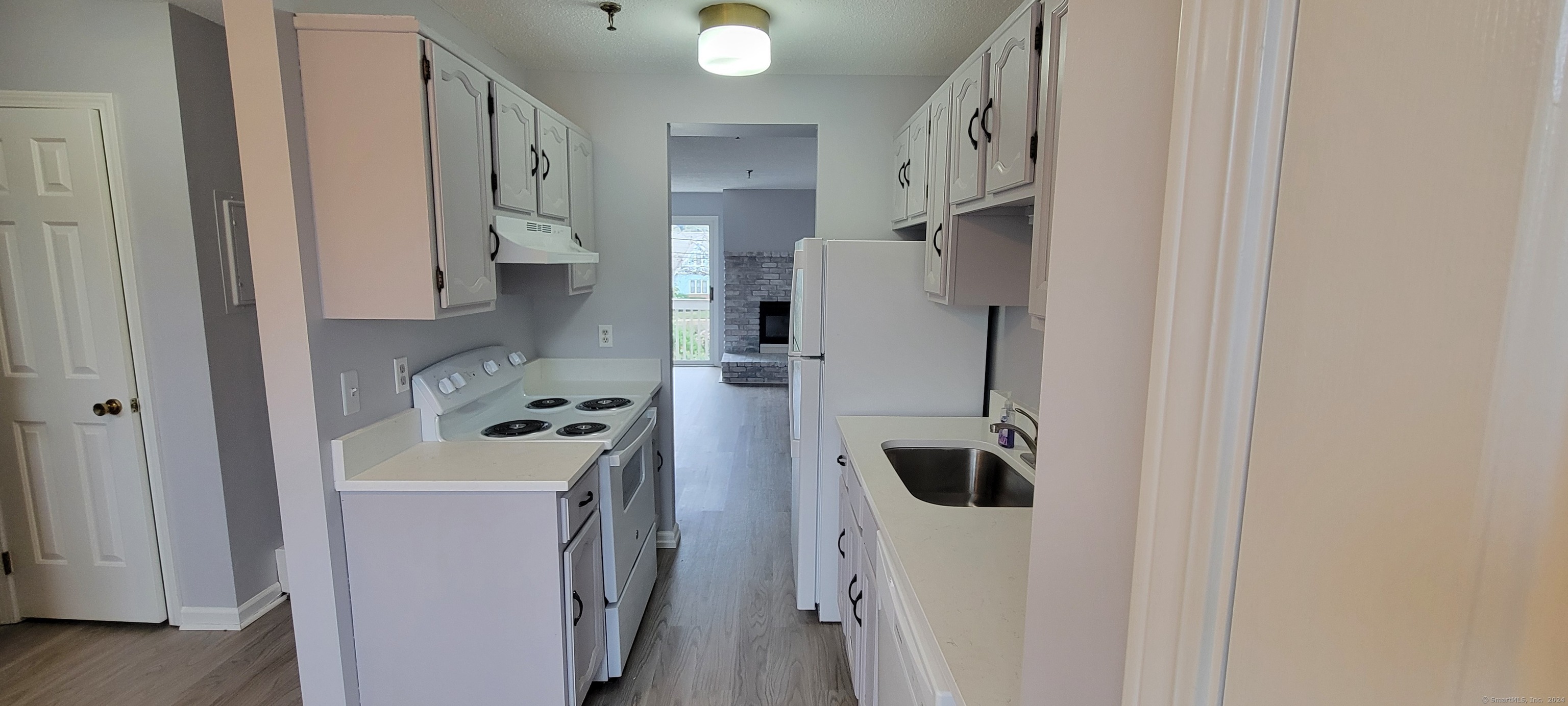 Property Photo:  678 Savin Avenue Apt 2E  CT 06516 