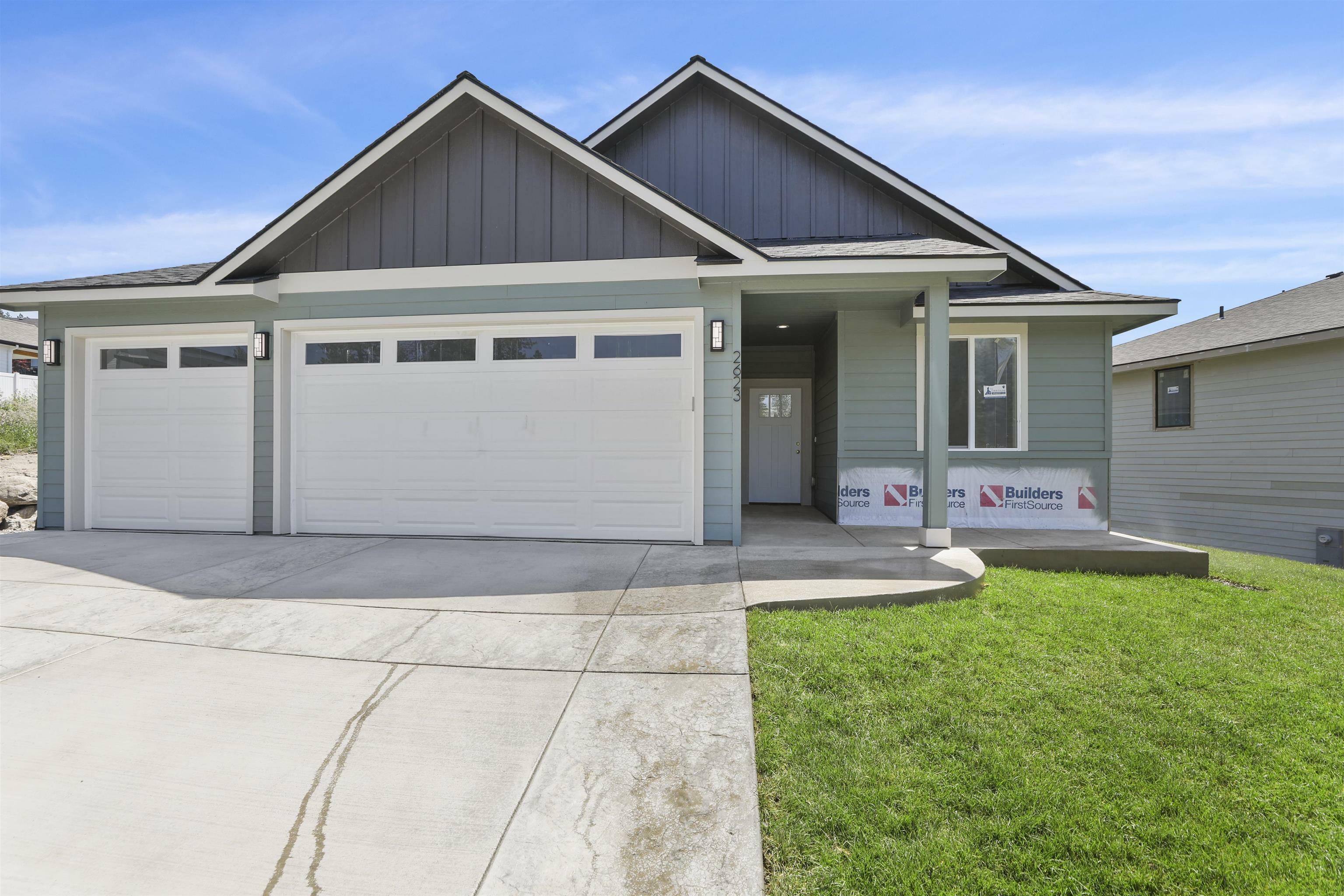 Property Photo:  2623 S Vera Crest Dr  WA 99037 