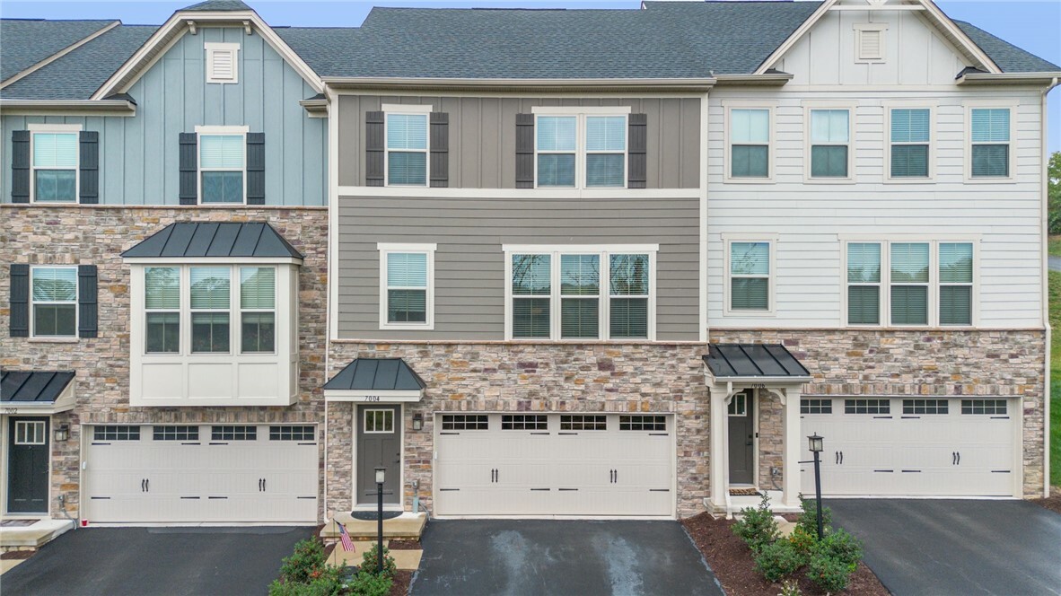 Property Photo:  7004 Turnberry Ln  PA 15644 