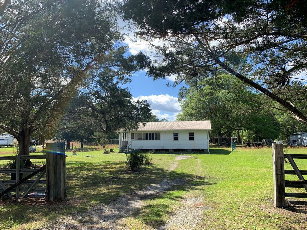 Property Photo:  85877 Harts Road  FL 32097 