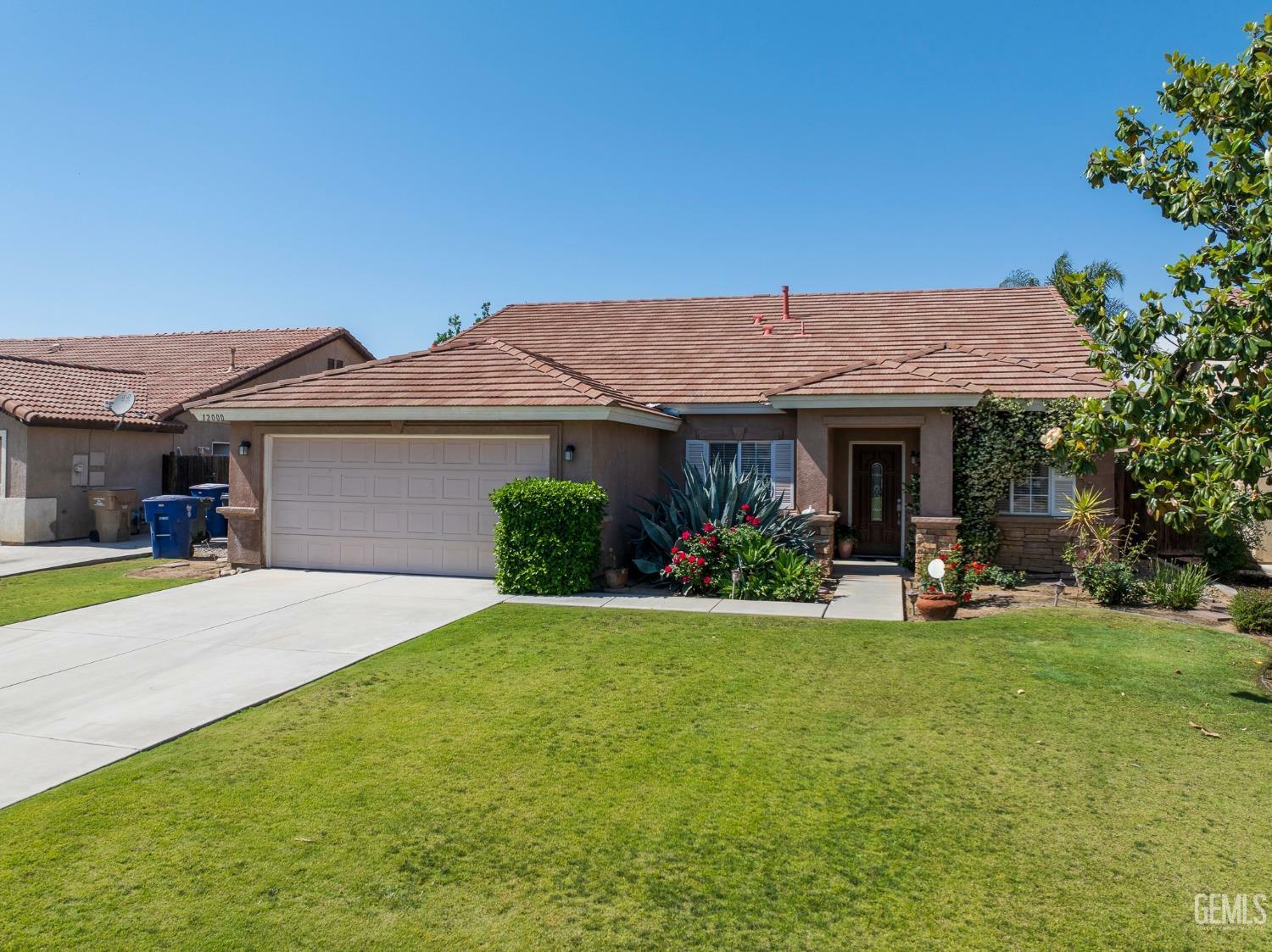 Property Photo:  12000 Aurora Valley Avenue  CA 93312 