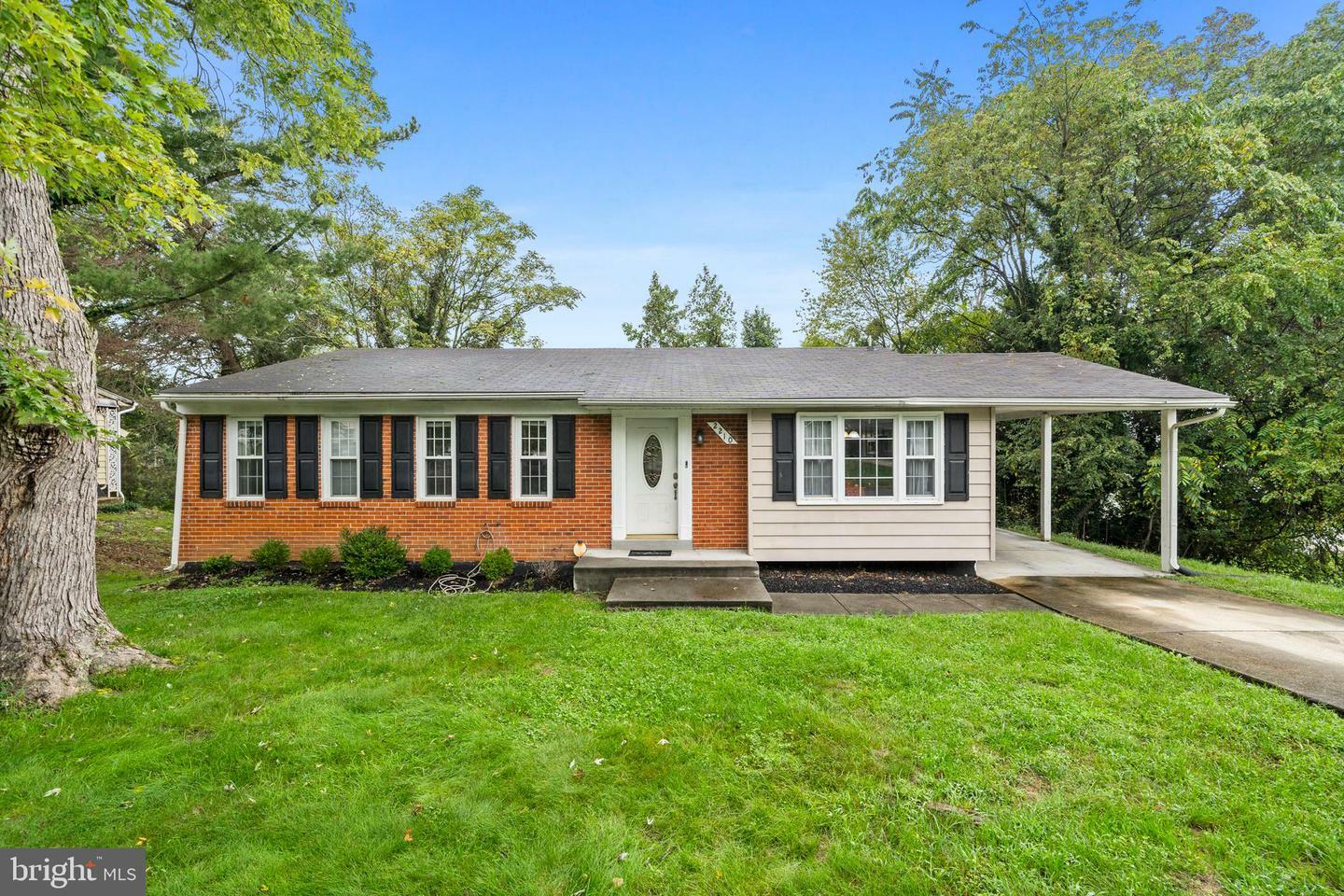 Property Photo:  2210 Piermont Drive  MD 20744 