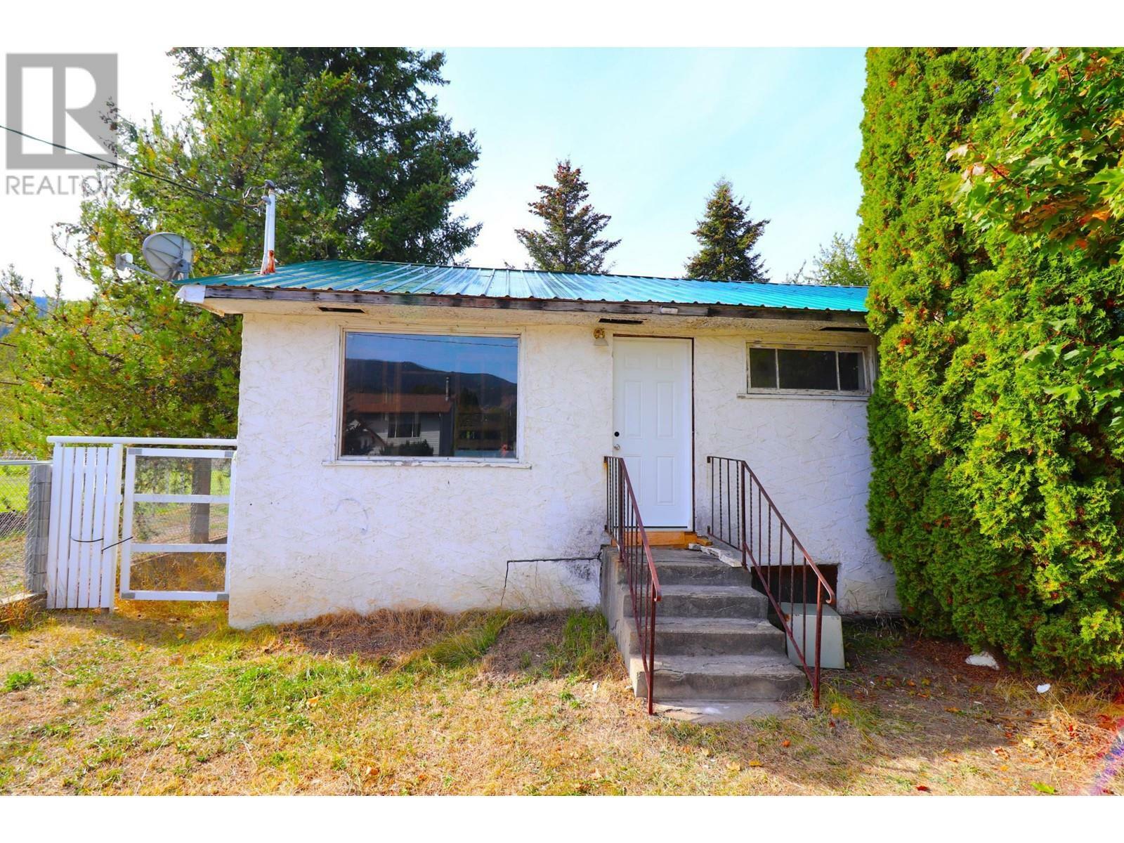 Property Photo:  608 7th Avenue  BC V1N 1R5 