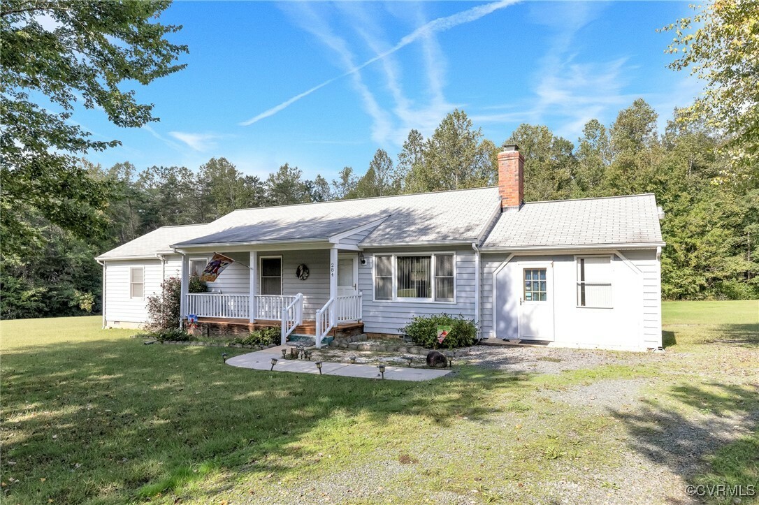 Property Photo:  284 Louisa Farms Lane  VA 23024 