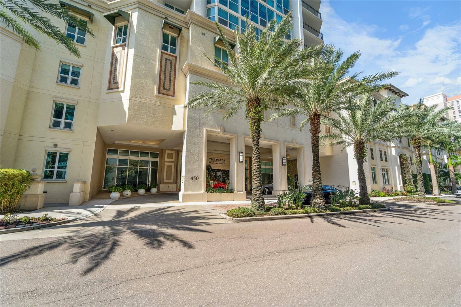 Property Photo:  450 Knights Run Avenue 1104  FL 33602 