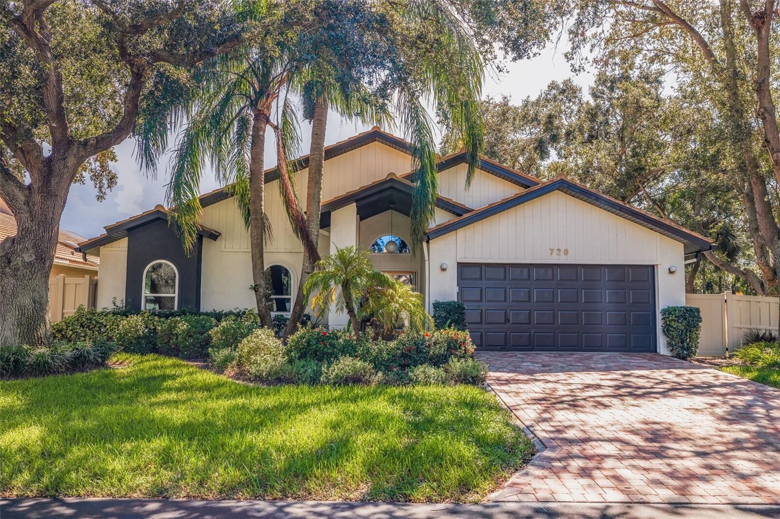 Property Photo:  720 White Sand Drive NE  FL 33703 