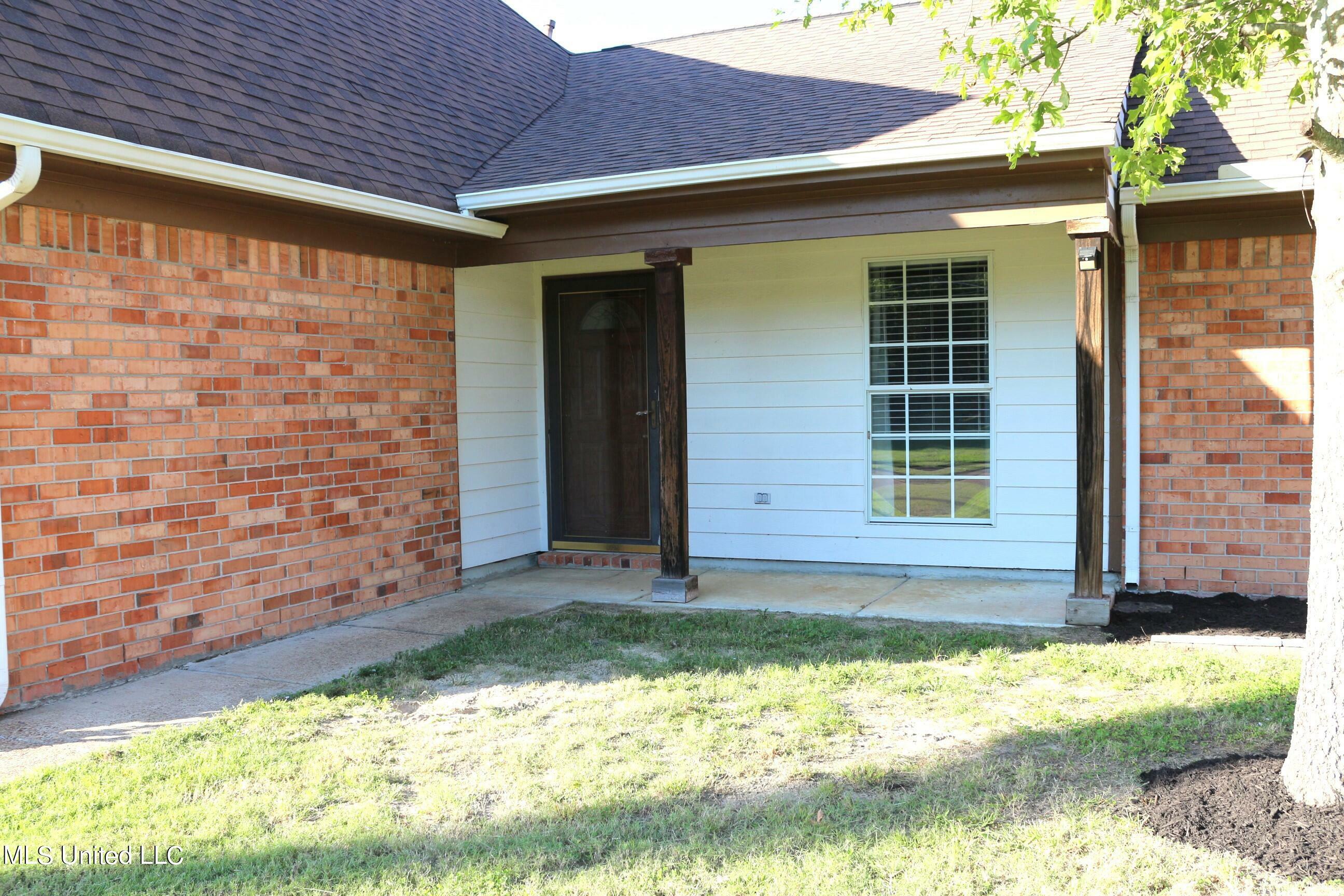 Property Photo:  13246 S Sandbourne  MS 38654 