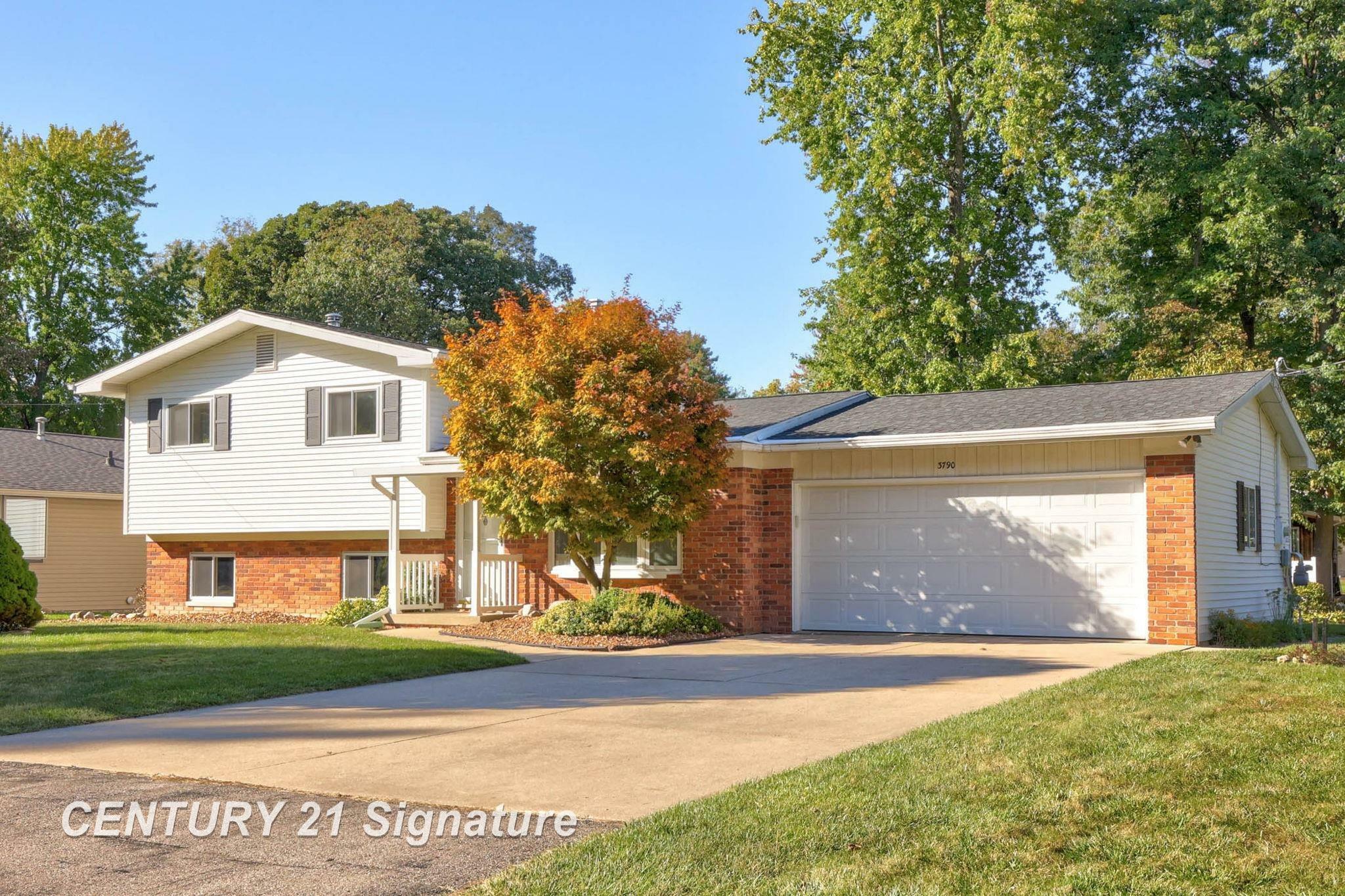 Property Photo:  3790 S Hartford Drive  MI 48603 