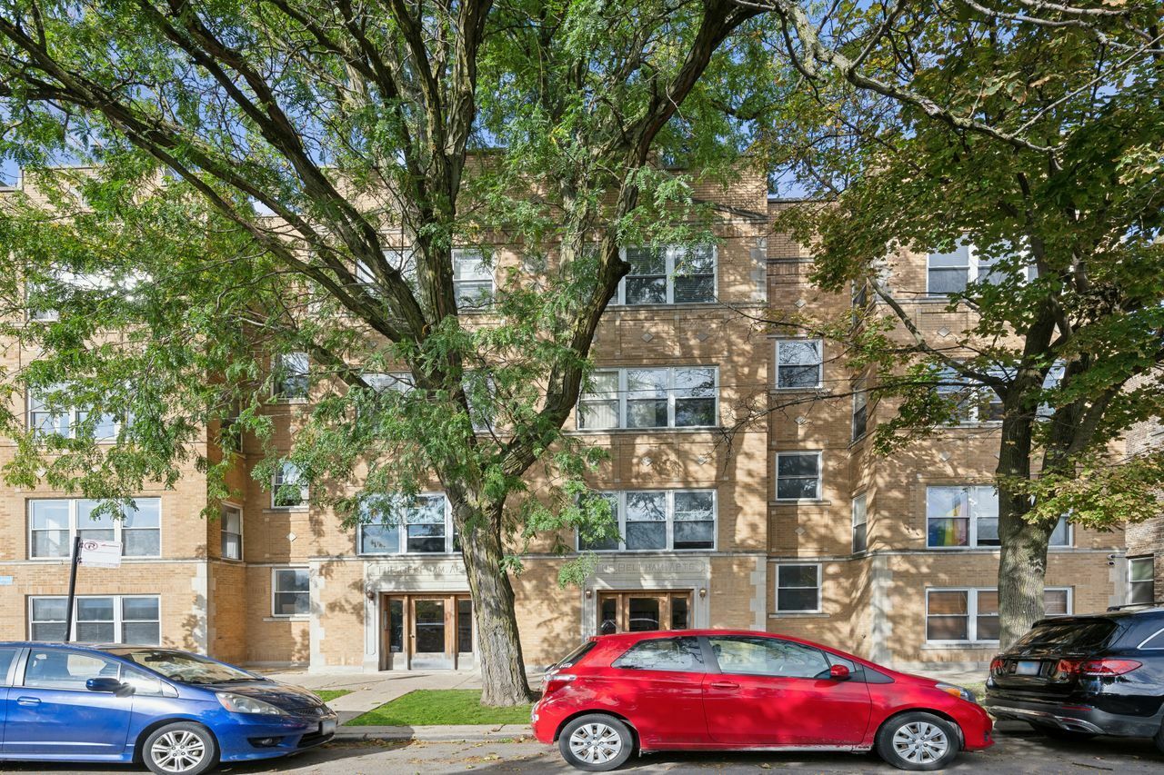 Property Photo:  4106 N Hamlin Avenue 3  IL 60618 