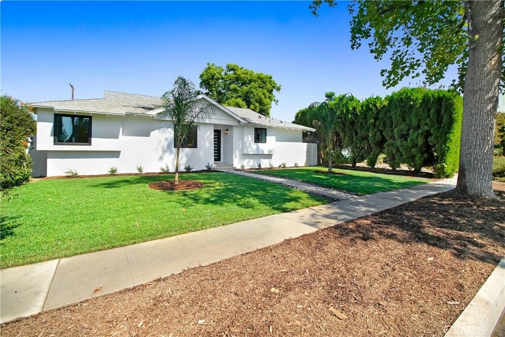 Property Photo:  18715 Gledhill Street  CA 91324 