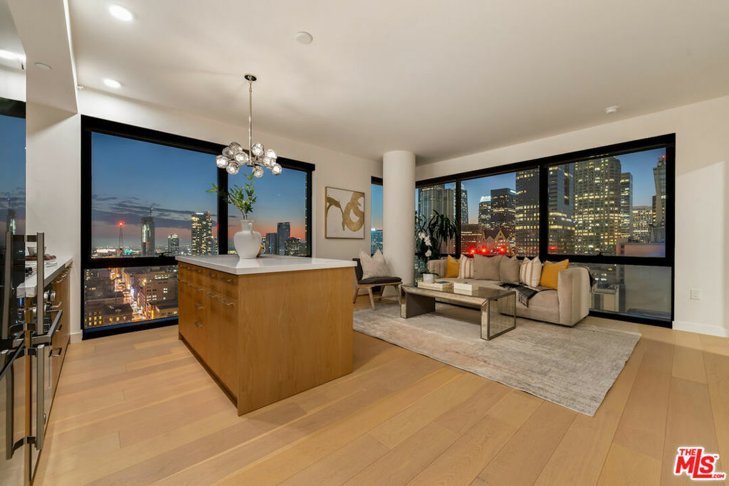 Property Photo:  400 S Broadway 2910  CA 90013 