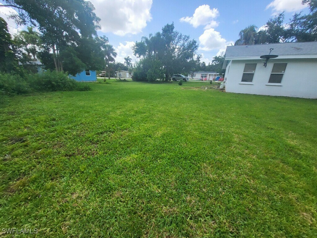 Property Photo:  1170 River Road  FL 33903 