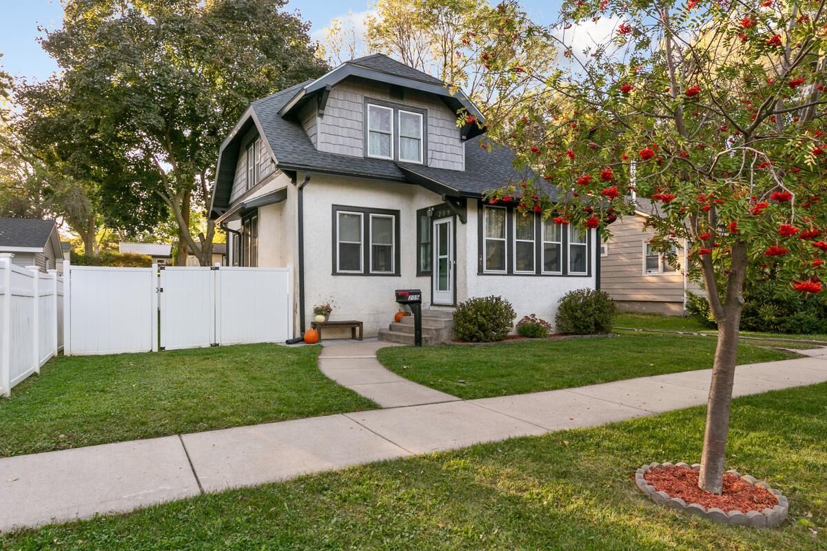 Property Photo: 209 Linden Street N MN 55057