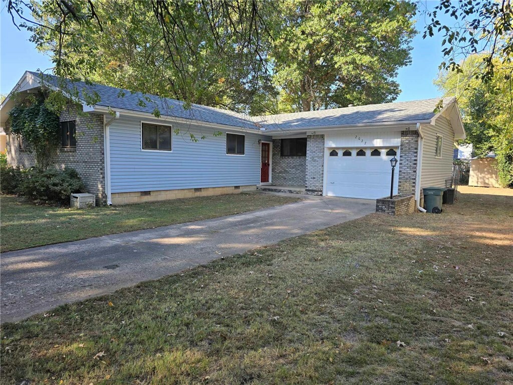 2027 Erstan Avenue  Fayetteville AR 72703 photo