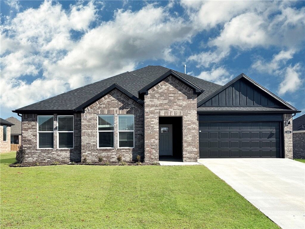 Property Photo: 352 N Gaggle Road AR 72730