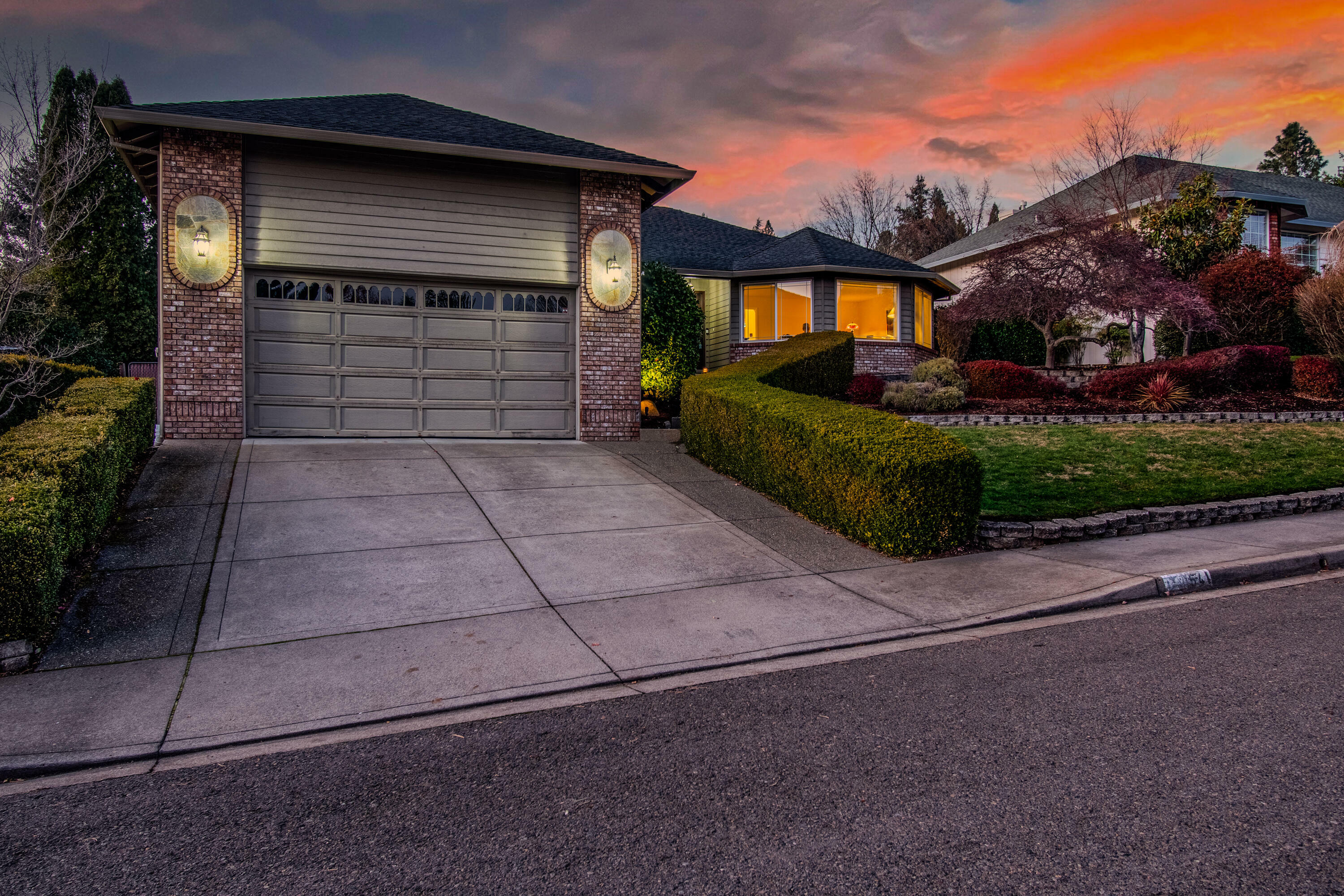 1541 Cypress Point Drive  Medford OR 97504 photo