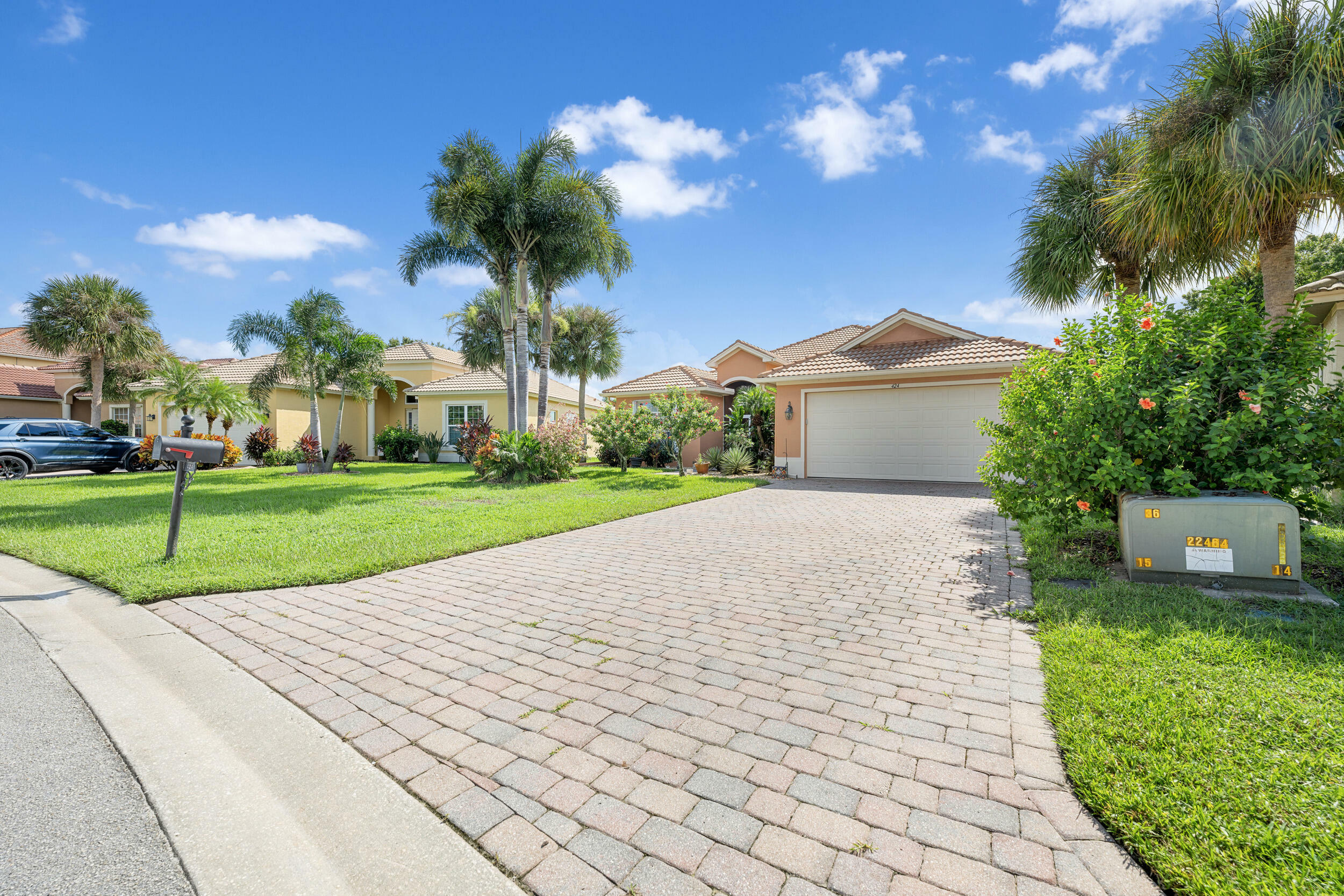 Property Photo:  424 NW Sheffield Circle  FL 34983 