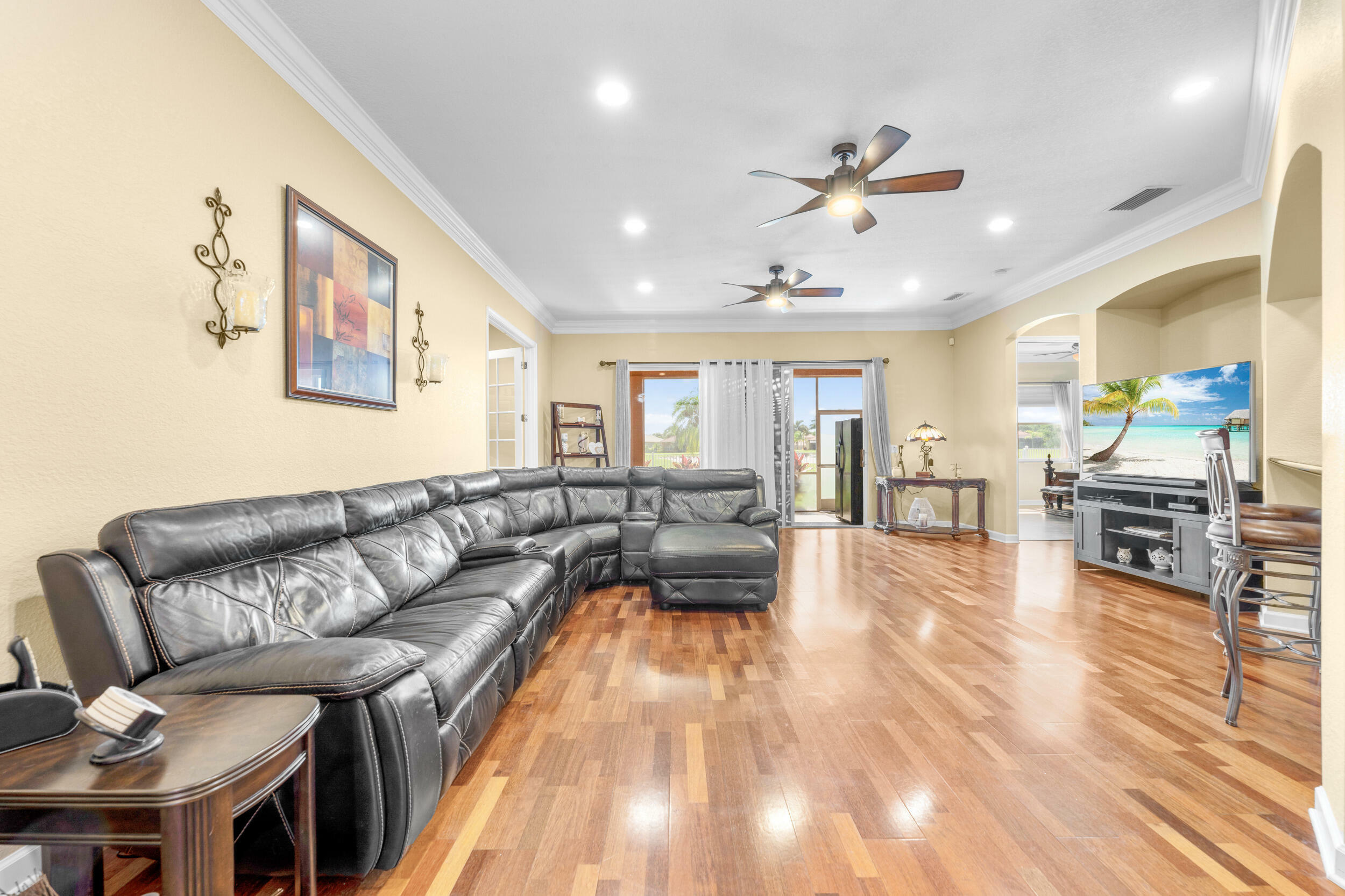 Property Photo: 424 NW Sheffield Circle FL 34983