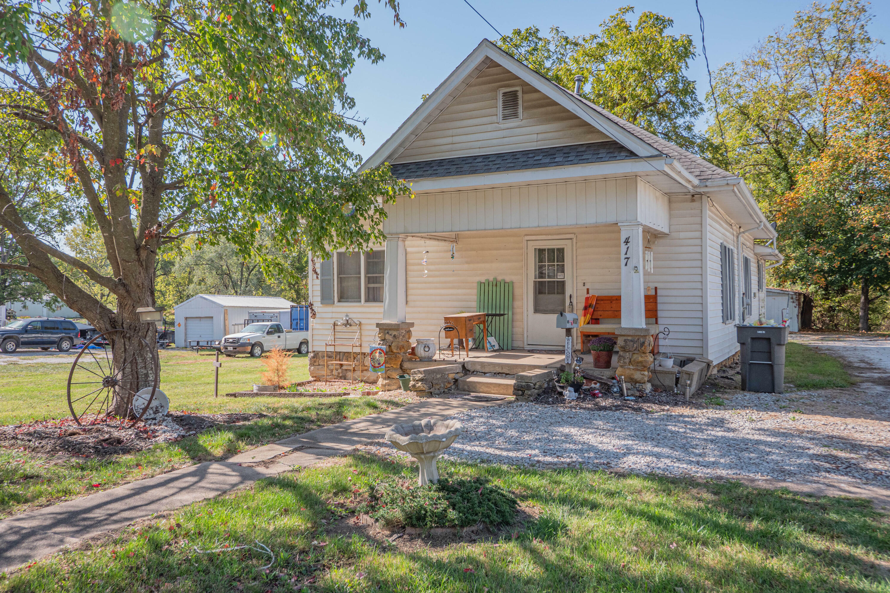 Property Photo:  417 S Main St.  MO 65259 