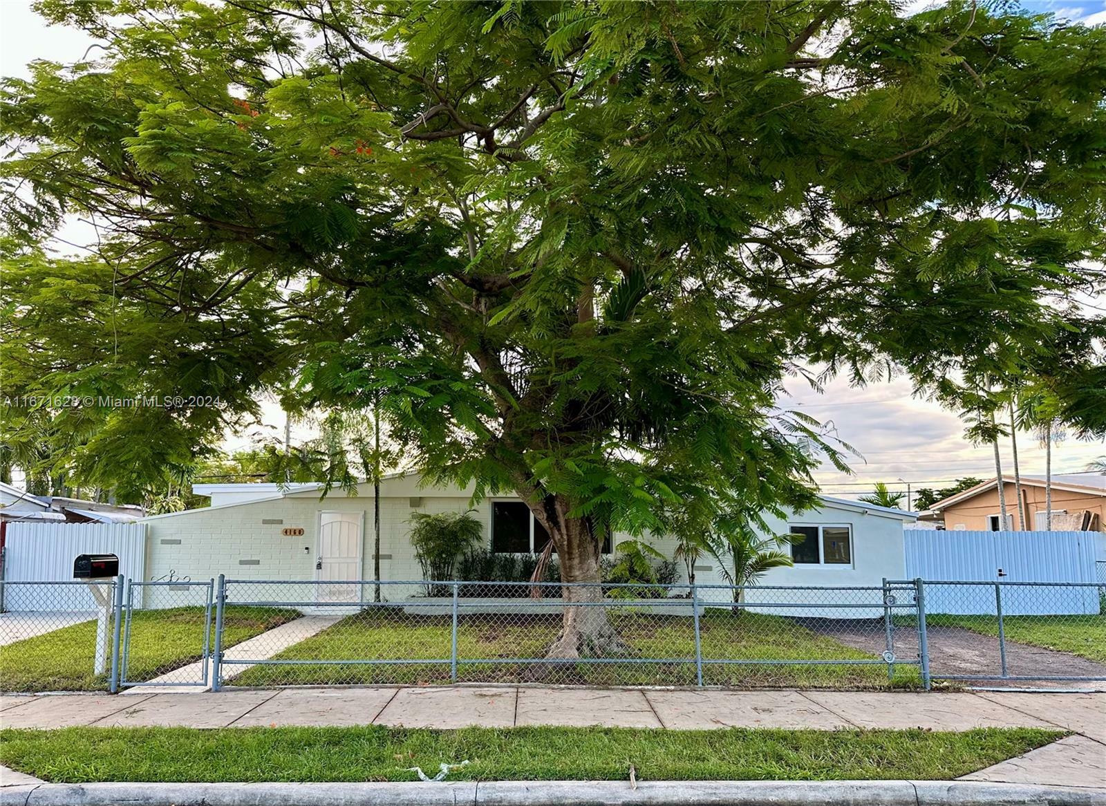 Property Photo:  4160 SW 97th Ave  FL 33165 