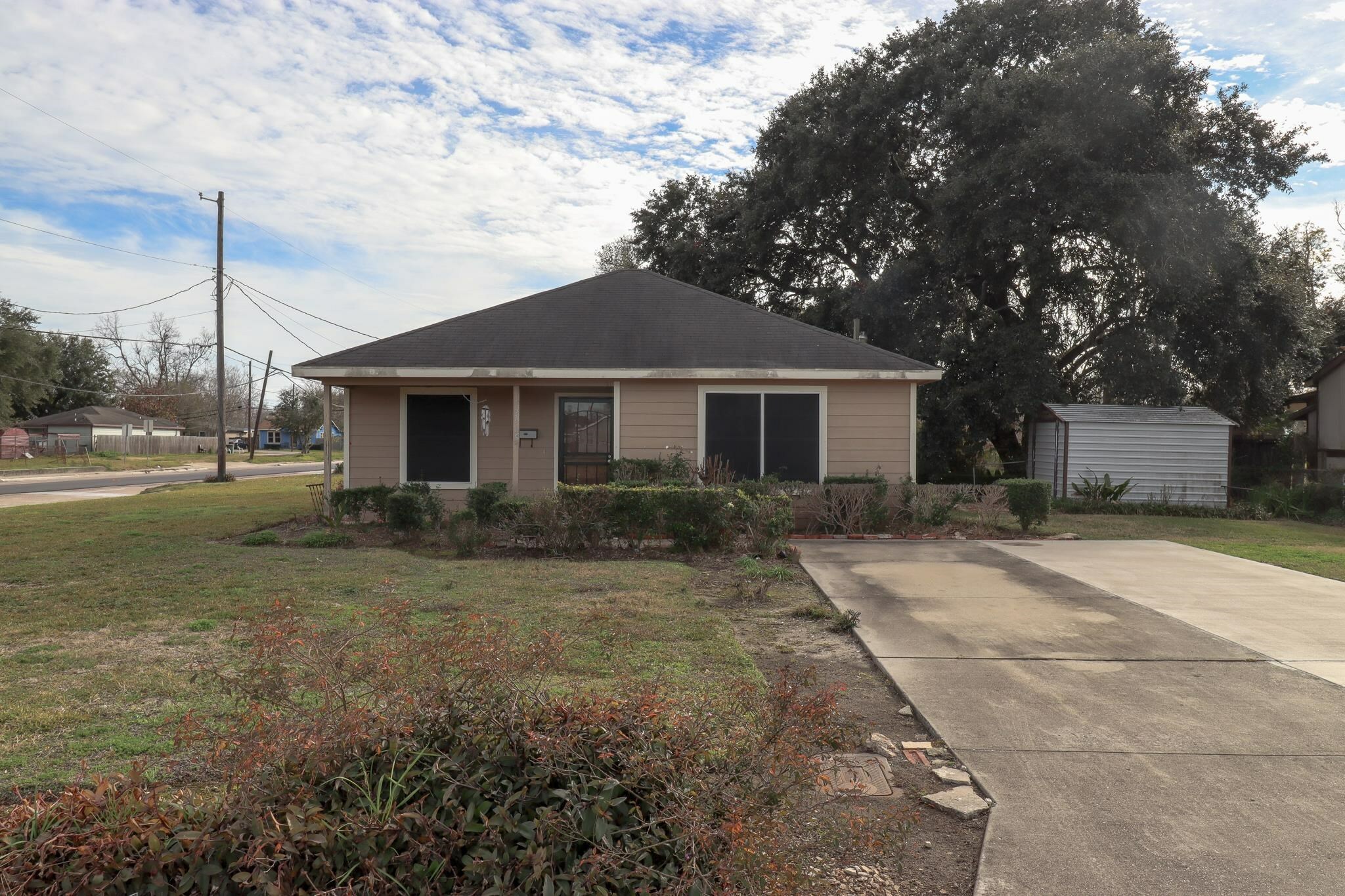 Property Photo:  2915 Edmonds Ave.  TX 77705 