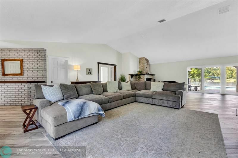 Property Photo:  7421 Annapolis Ln  FL 33067 