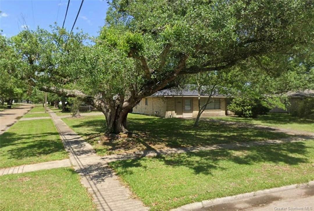 Property Photo:  596 Jefferson Drive  LA 70605 