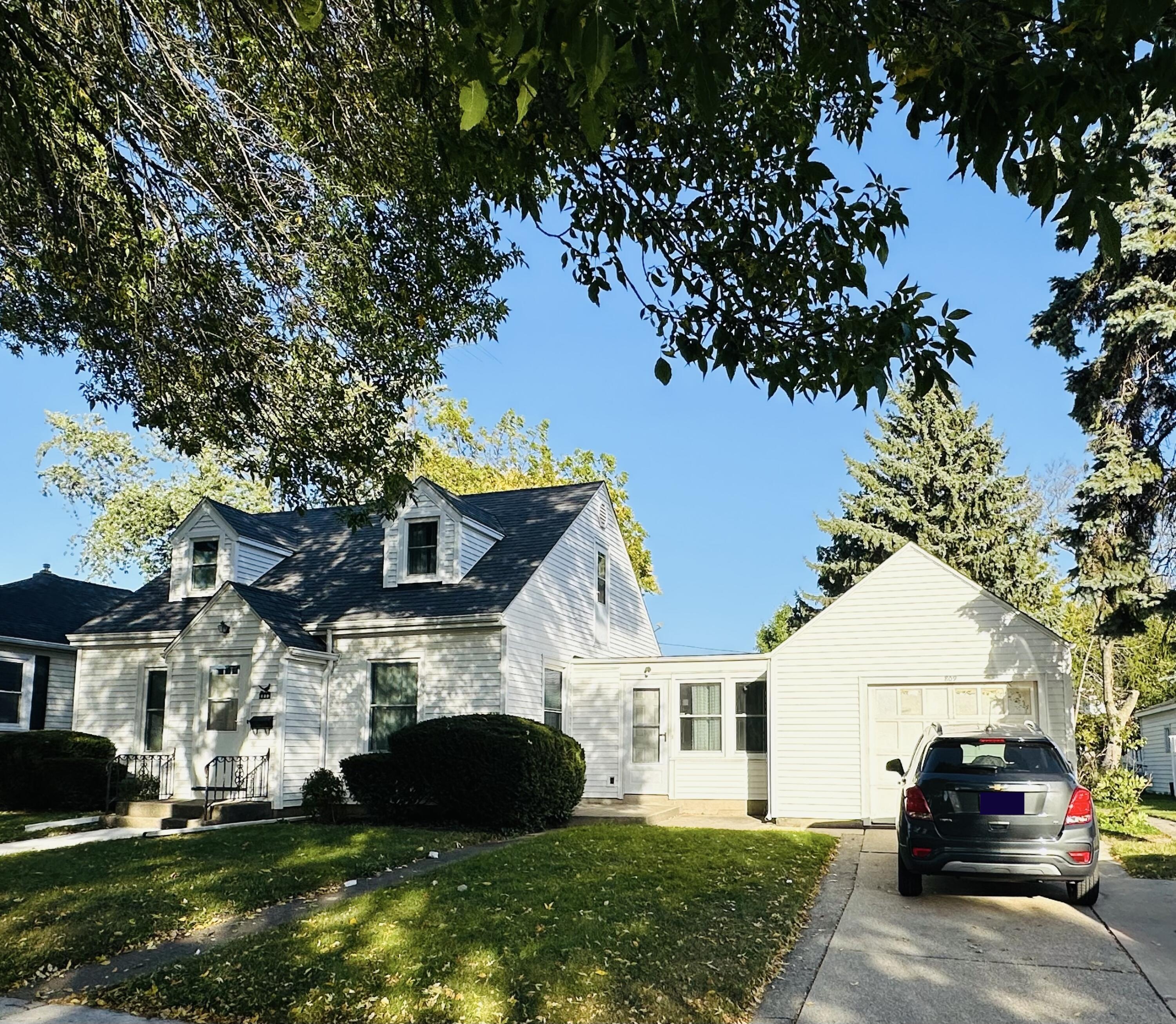 Property Photo: 809 Lathrop Ave WI 53405