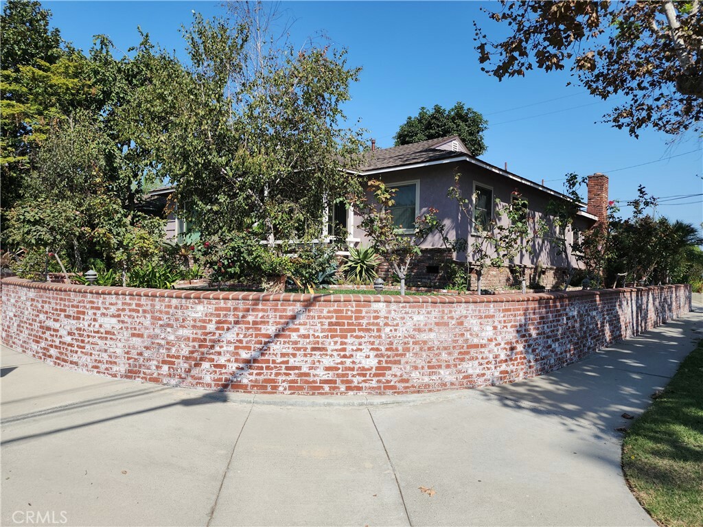 Property Photo:  4702 Ocana Avenue  CA 90713 