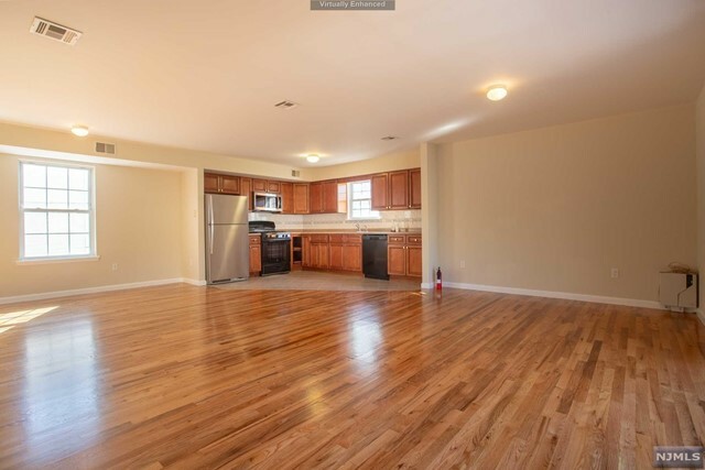 Property Photo:  90-92 West Kinney Street 2  NJ 07102 