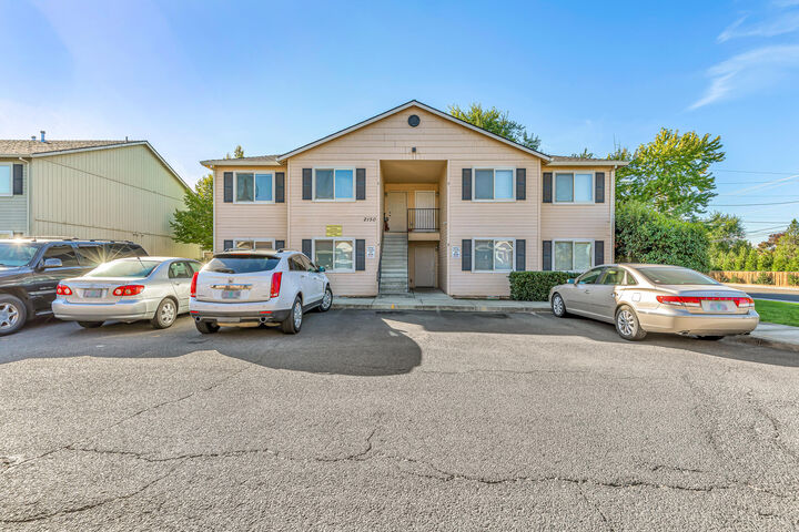 2150 Crater Lake Avenue  Medford OR 97504 photo