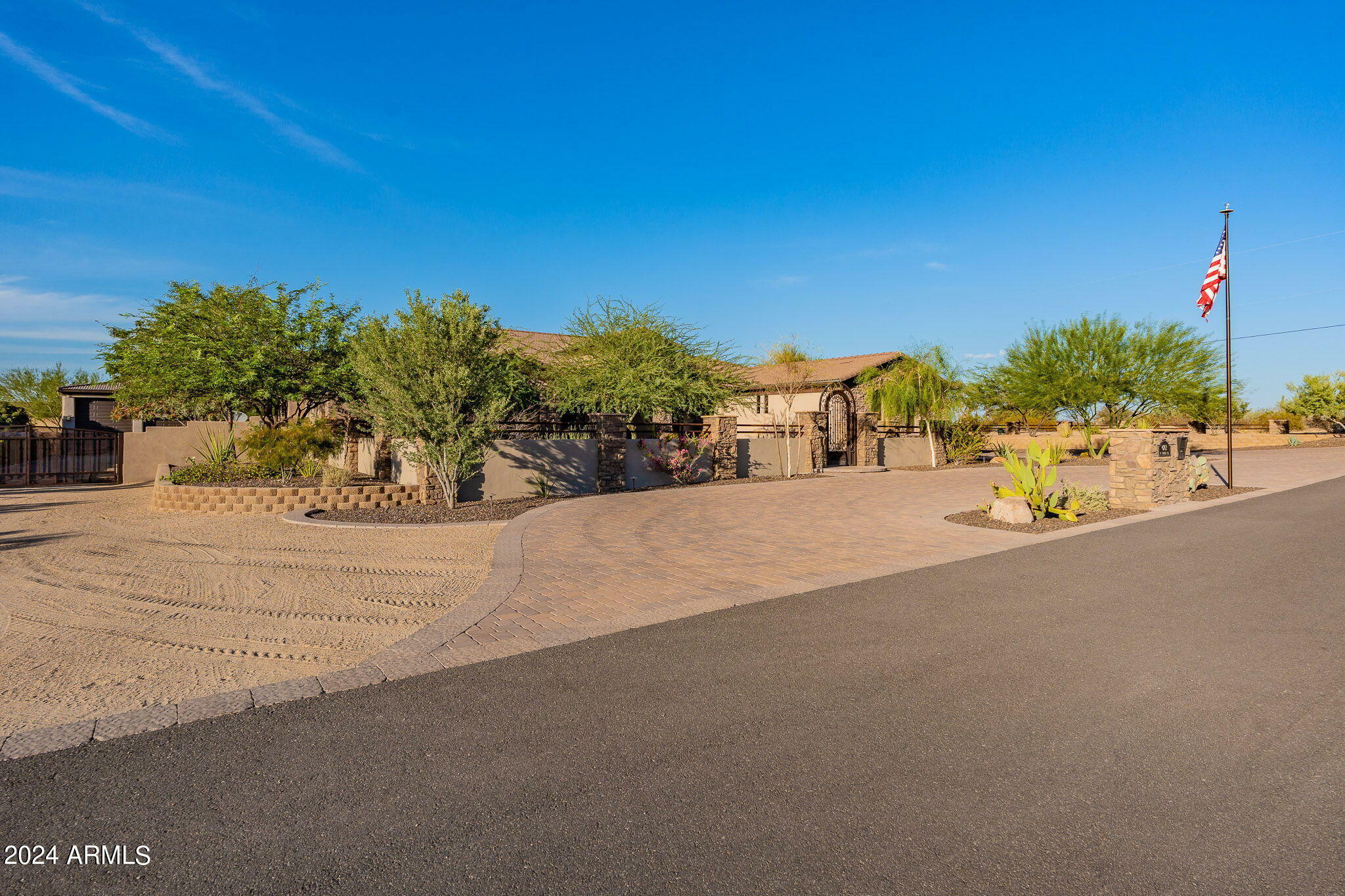 Property Photo:  6762 W Hombre Road  AZ 85144 