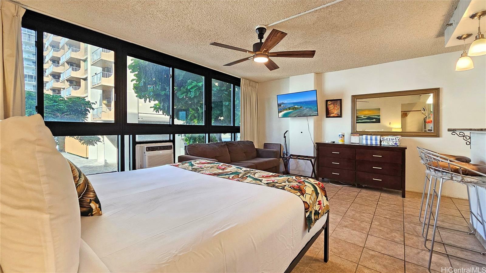 134 Kapahulu Avenue 220  Honolulu HI 96815 photo