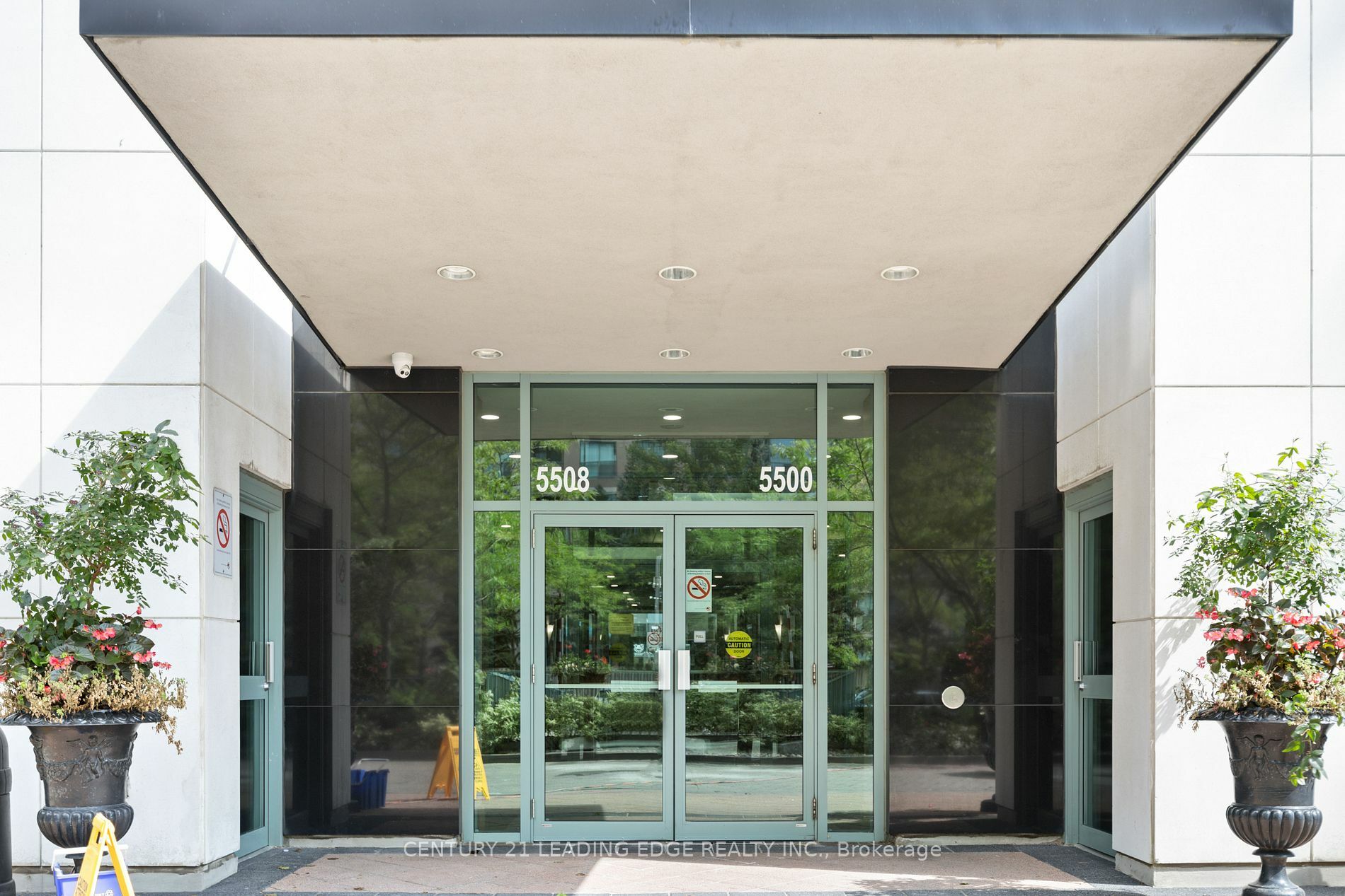 Property Photo:  5500 Yonge St Ph11  ON M2N 7L1 