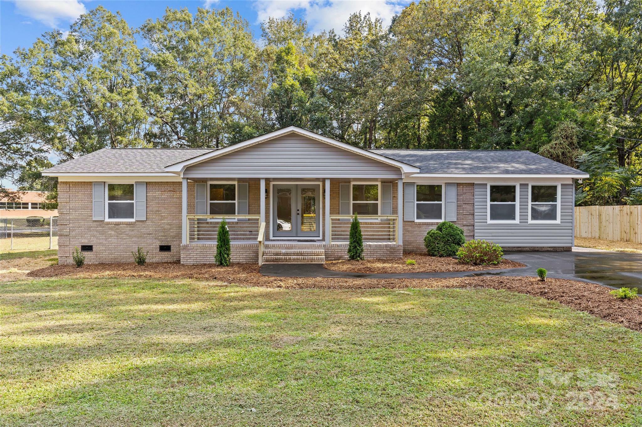 Property Photo:  200 Anne Street  NC 28104 